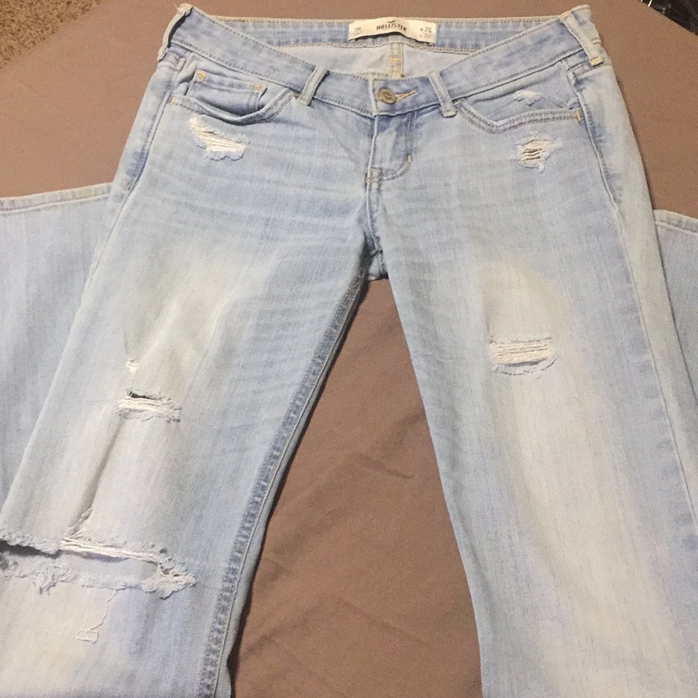 Hollister distressed jeans size 3R